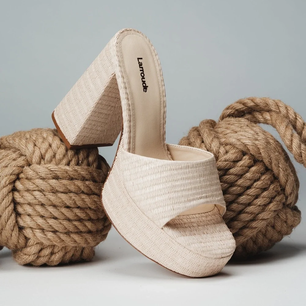 LARROUDÉ Dolly Mule - Natural Raffia